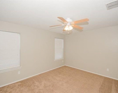 2152 Royal Acres Trail - Photo Thumbnail 24