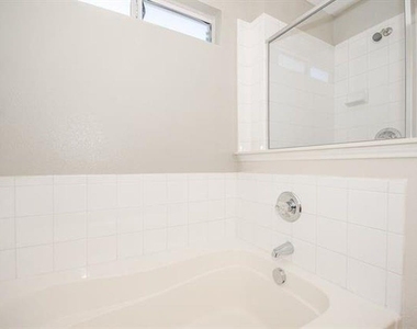2152 Royal Acres Trail - Photo Thumbnail 17