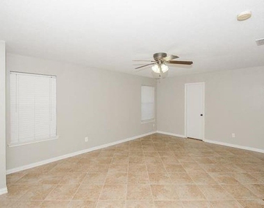 2152 Royal Acres Trail - Photo Thumbnail 11