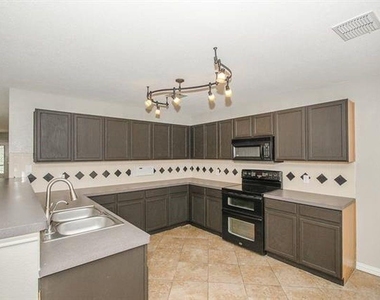 2152 Royal Acres Trail - Photo Thumbnail 3
