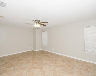 2152 Royal Acres Trail - Photo Thumbnail 9