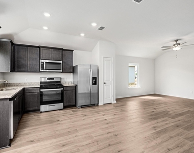 8324 White Wolf Trail - Photo Thumbnail 5