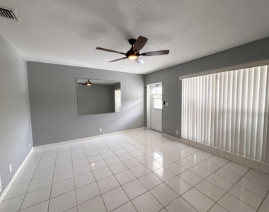 1240 Se 3rd Court - Photo Thumbnail 1