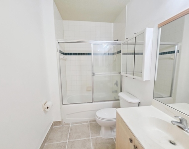 1157 Golden Lakes Boulevard - Photo Thumbnail 11
