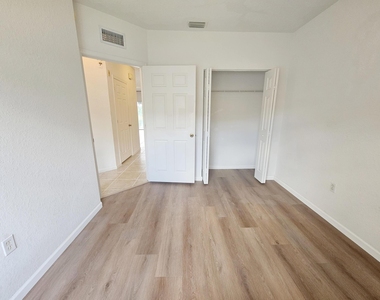 1157 Golden Lakes Boulevard - Photo Thumbnail 7
