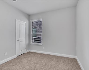 4804 Dewy Rose Lane - Photo Thumbnail 6