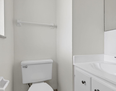 7925 S Colony Circle - Photo Thumbnail 10