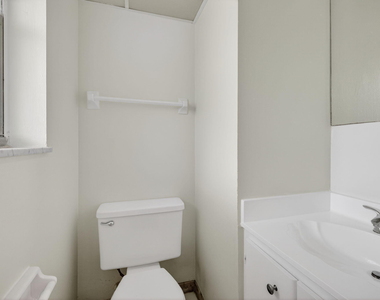 7925 S Colony Circle - Photo Thumbnail 9