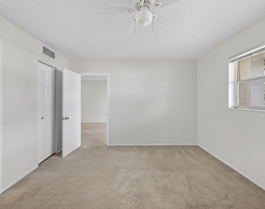 7925 S Colony Circle - Photo Thumbnail 12