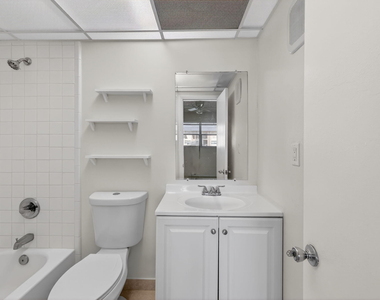 7925 S Colony Circle - Photo Thumbnail 14