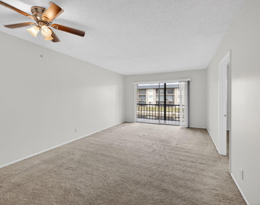7925 S Colony Circle - Photo Thumbnail 2