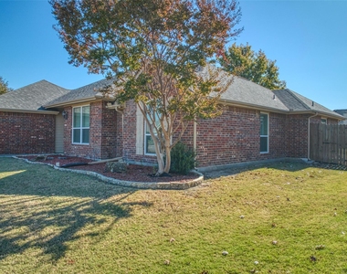 6218 Cynthia Drive - Photo Thumbnail 2