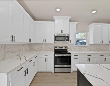 659 Holcomb Road - Photo Thumbnail 9