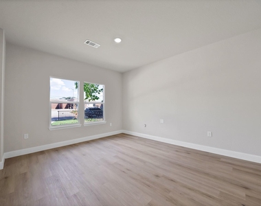 659 Holcomb Road - Photo Thumbnail 30