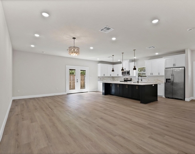 659 Holcomb Road - Photo Thumbnail 6