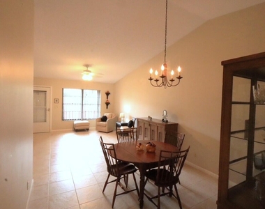 8184 Se Villa Way - Photo Thumbnail 3
