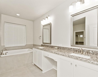 6305 Smithwick - Photo Thumbnail 10