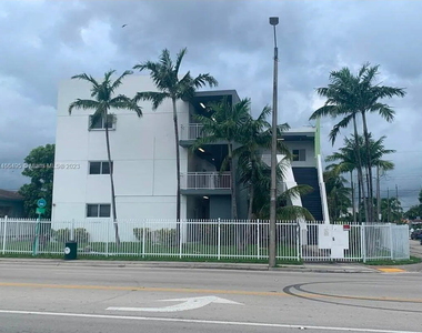 2210 Nw 34th Street - Photo Thumbnail 3