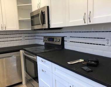 368 Brittany Avenue - Photo Thumbnail 10