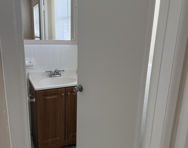 1431 Sw 44th Terrace - Photo Thumbnail 3