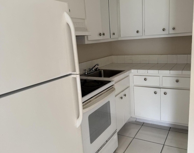 1431 Sw 44th Terrace - Photo Thumbnail 1