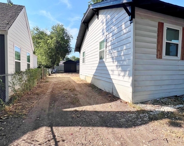 1542 E Ohio Avenue - Photo Thumbnail 22