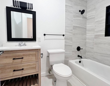 1542 E Ohio Avenue - Photo Thumbnail 17