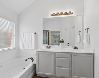 2405 Marble Canyon Drive - Photo Thumbnail 24