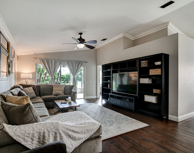 3574 Danbury Court - Photo Thumbnail 7