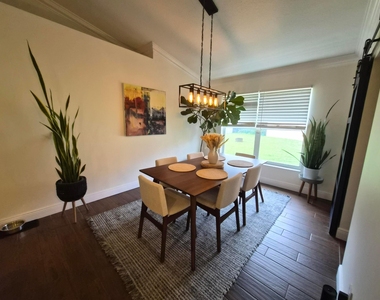 3574 Danbury Court - Photo Thumbnail 12