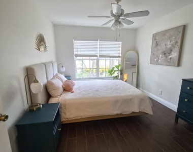 3574 Danbury Court - Photo Thumbnail 21
