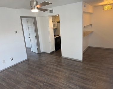 2800 Douglas Avenue - Photo Thumbnail 2