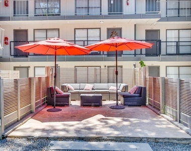 2800 Douglas Avenue - Photo Thumbnail 17