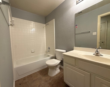 8014 Wilmington Drive - Photo Thumbnail 13