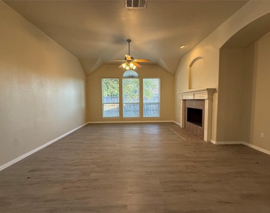 8014 Wilmington Drive - Photo Thumbnail 24