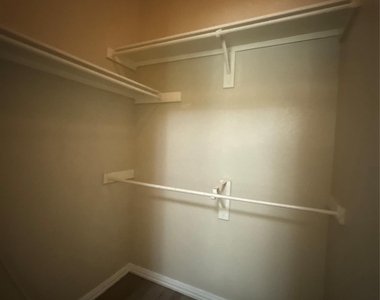 8014 Wilmington Drive - Photo Thumbnail 16