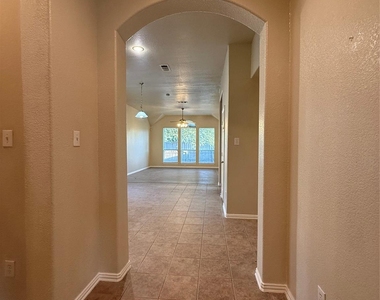 8014 Wilmington Drive - Photo Thumbnail 17