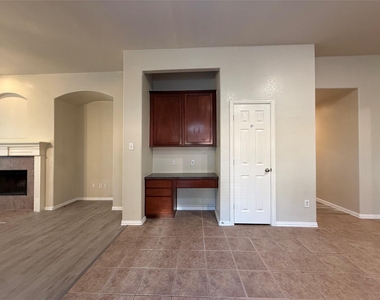 8014 Wilmington Drive - Photo Thumbnail 22