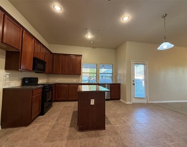 8014 Wilmington Drive - Photo Thumbnail 19