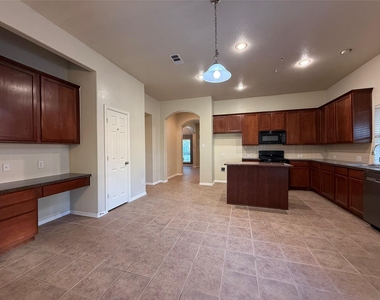 8014 Wilmington Drive - Photo Thumbnail 21