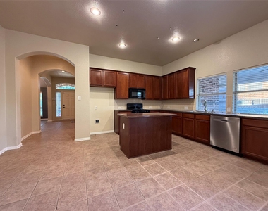 8014 Wilmington Drive - Photo Thumbnail 20