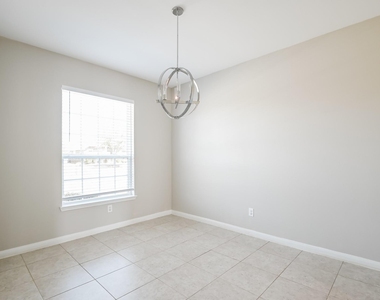710 Shady Meadow Lane - Photo Thumbnail 3