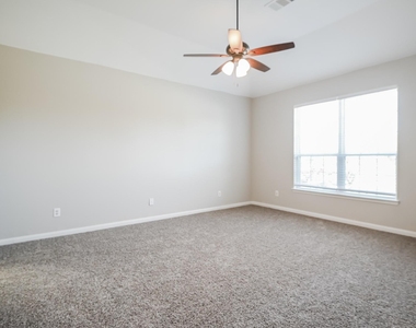 710 Shady Meadow Lane - Photo Thumbnail 8