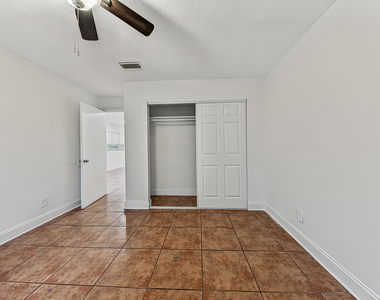 825 Sw 10th Street - Photo Thumbnail 29