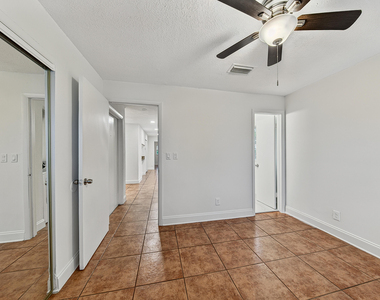 825 Sw 10th Street - Photo Thumbnail 24