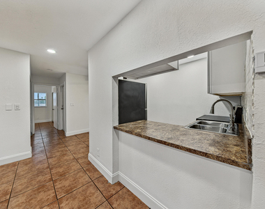 825 Sw 10th Street - Photo Thumbnail 11