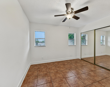 825 Sw 10th Street - Photo Thumbnail 21