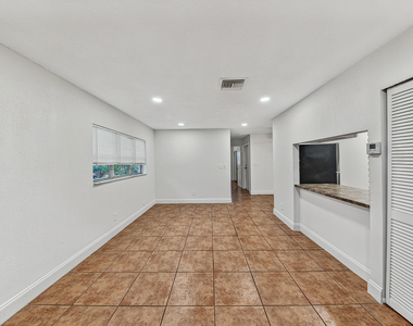 825 Sw 10th Street - Photo Thumbnail 9