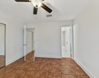 825 Sw 10th Street - Photo Thumbnail 23