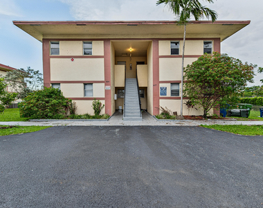 825 Sw 10th Street - Photo Thumbnail 1